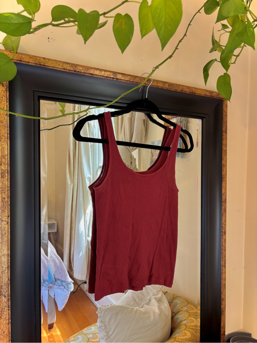 Brandy Melville Ribbed Tank Top in Burgundy